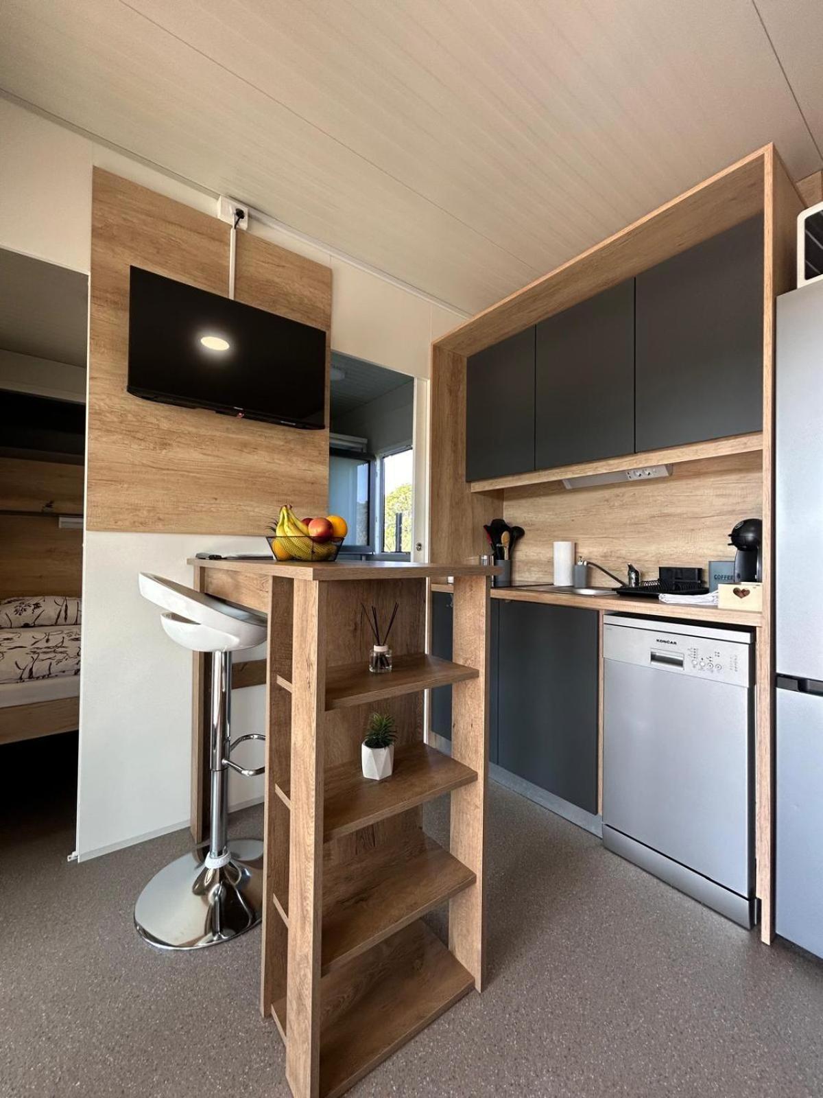 Mobile Home Vilmaris Pakoštane Buitenkant foto
